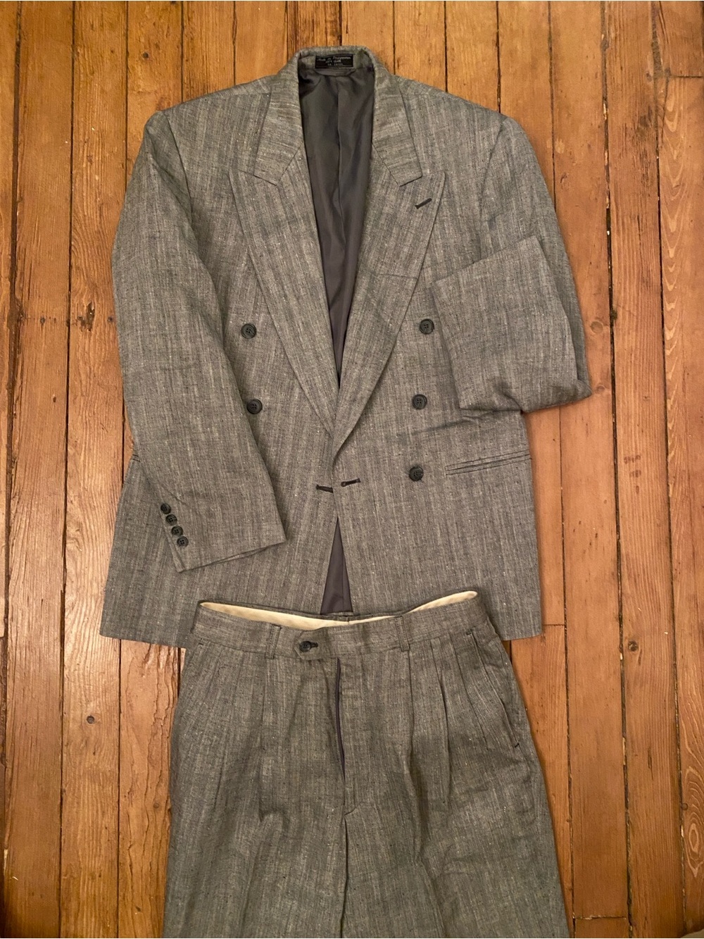 Vintage men’s 100% silk double breasted suit 41R 32/31